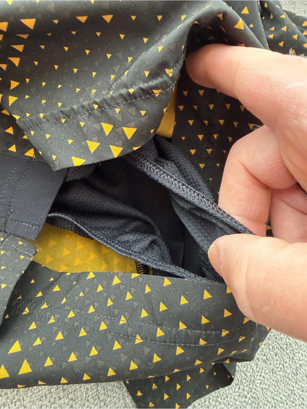 Men 3 inch Gymshark Black Shorts with Yellow Triangle Pattern size XS